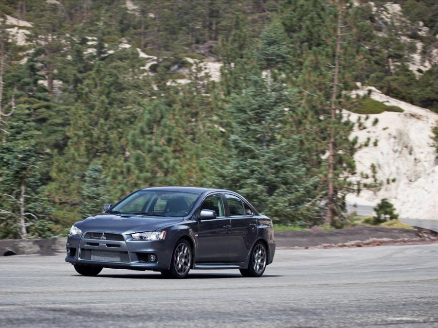  Mitsubishi Lancer Evolution MR Touring 2010 года  (фото 18 из 20)